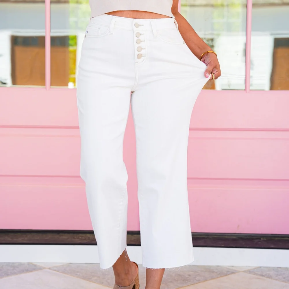 Judy Blue White Cropped Jeans - Picture 5 of 5